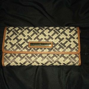 Tommy Hilfiger Handbag